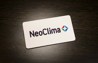 пластиковый именной бейджик