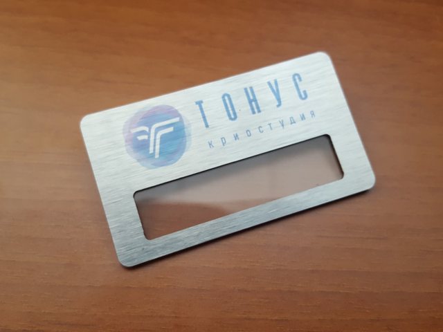 бейджик на булавке с нанесением логотипа